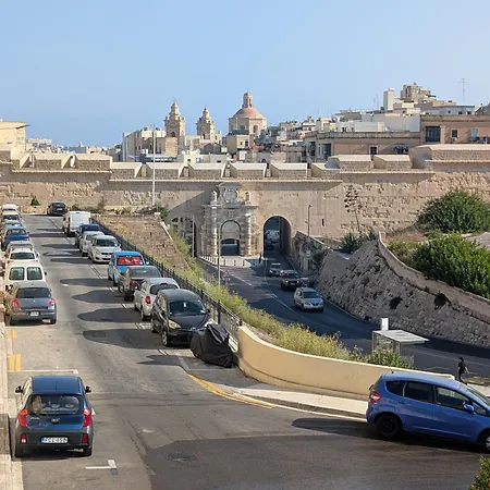 Cosy In Three Cities *