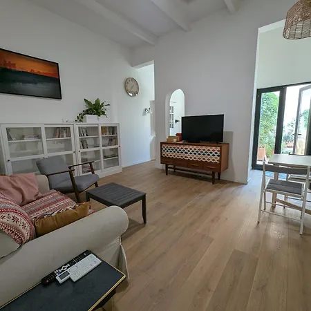 Cosy In Three Cities *